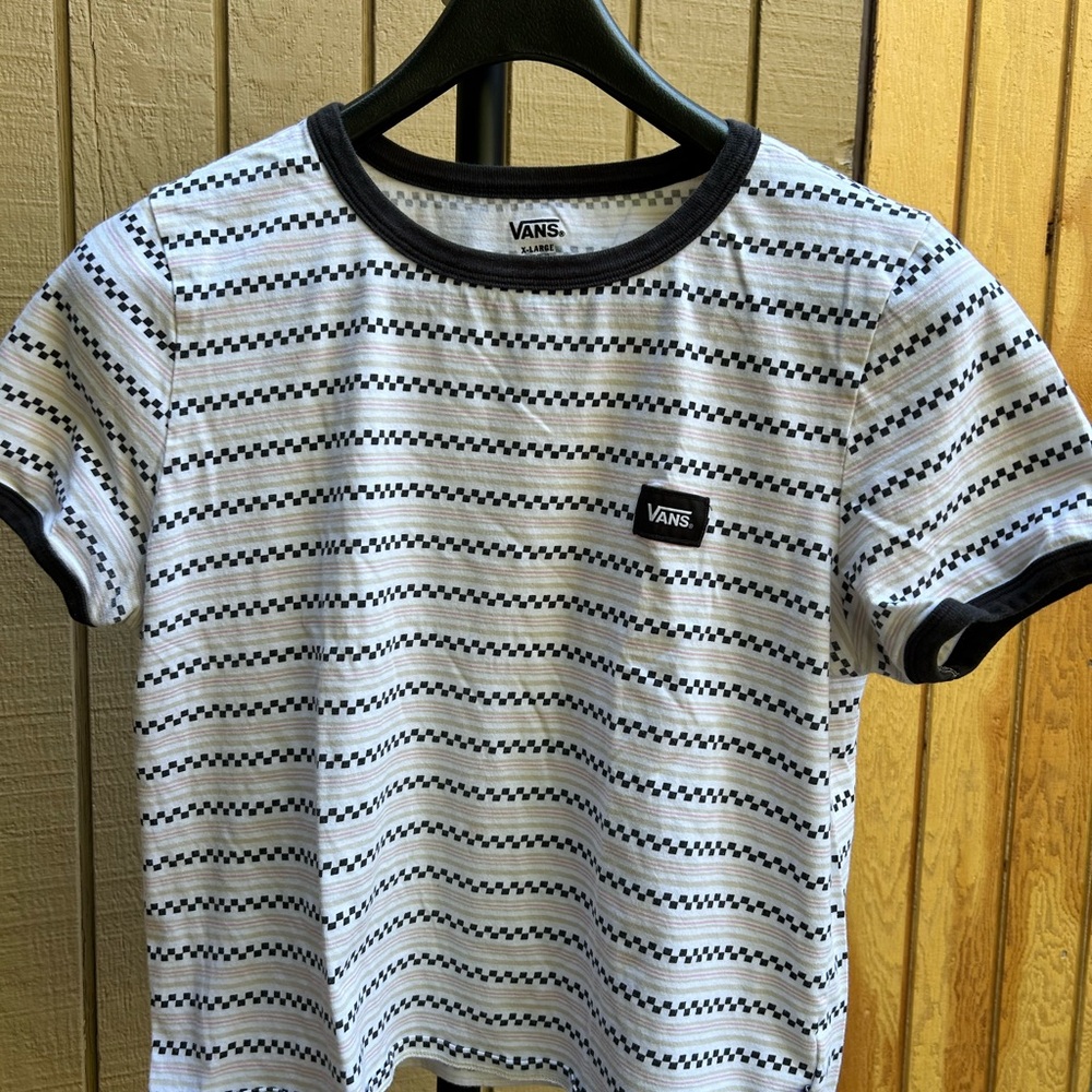 Van’s unisex short-sleeve T-shirt in size XL